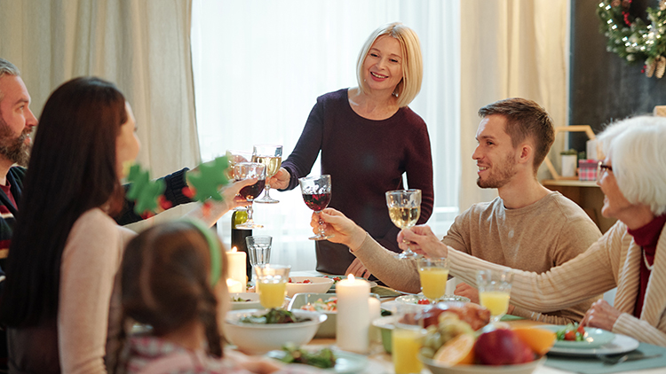 Tischrede mit Anstoßen an Weihnachten