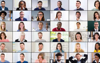 Bildschirmansicht einer Videokonferenz mit vielen Teilnehmern