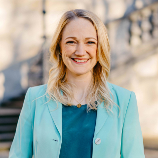 Eva Walig, Journalistin, Moderatorin (TV & Event), Teilnehmerin am Seminar Interviews und Podiumsdiskussionen moderieren der Moderatorenschule Baden-Württemberg