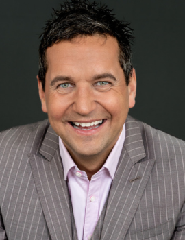 Porträt von Ralf Schmitt, Moderator, Keynote-Speaker und Trainer der Moderatorenschule Baden-Württemberg